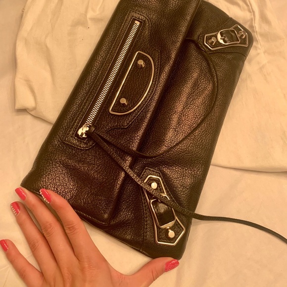 Balenciaga clutch in black color - Picture 2 of 5